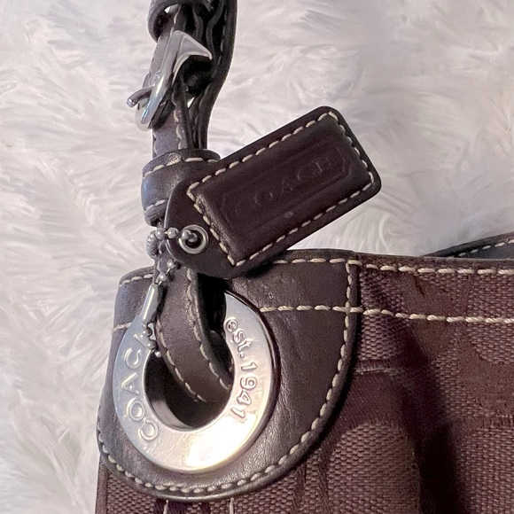 Coach Hobo - Picture 3 of 9